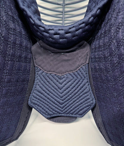 【松勘工業】閃HIRAMEKI FT総織刺 10㎜＋2.5/2.5㎜格子刺 ヘリ紺革 面単品